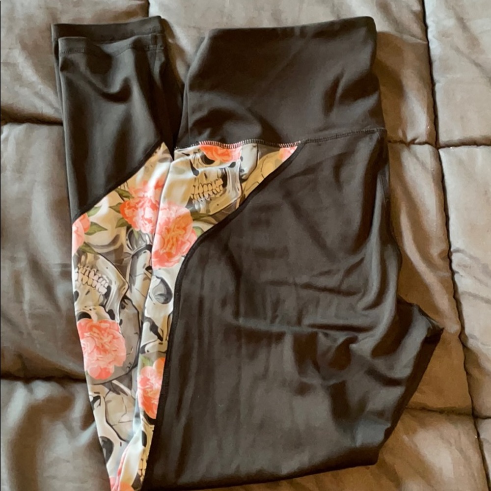 Feed Me Fight Me Love & War Leggings L